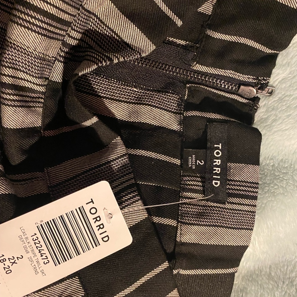 New with Tags Torrid Black and White Striped Skirt